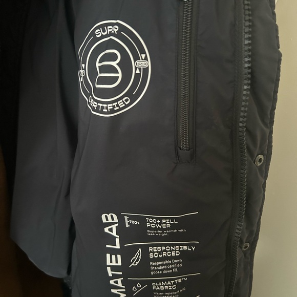 Aritzia Black Shorty Superpuff - Picture 4 of 4